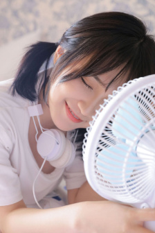 教师妈咪被男学生爆C的走不动路